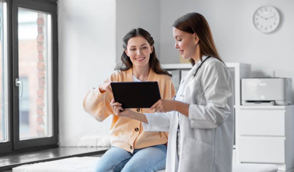 A woman begins treatment for brainspotting in California.