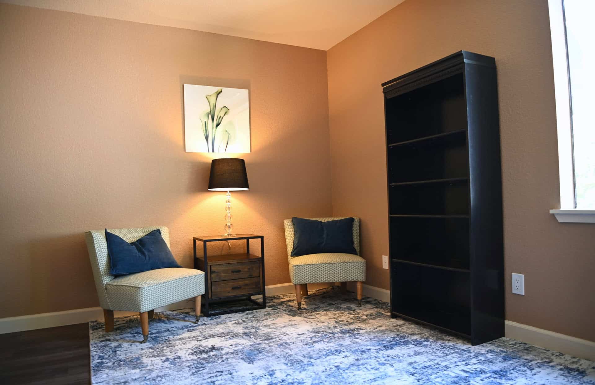 Comfortable room at our intensive outpatient rehab in Sacramento.